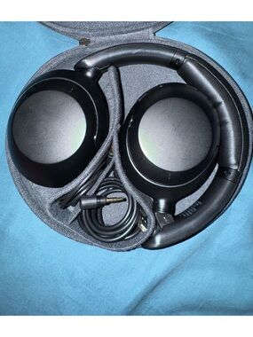Sony Over-Ear Wireless noise canceling Headphones in Matte Black